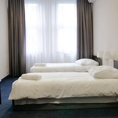 Baza Hotelowa Bobrowiecka 9 Warszawa Eksteriør billede