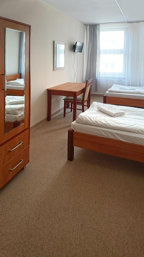 Baza Hotelowa Bobrowiecka 9 Warszawa Eksteriør billede