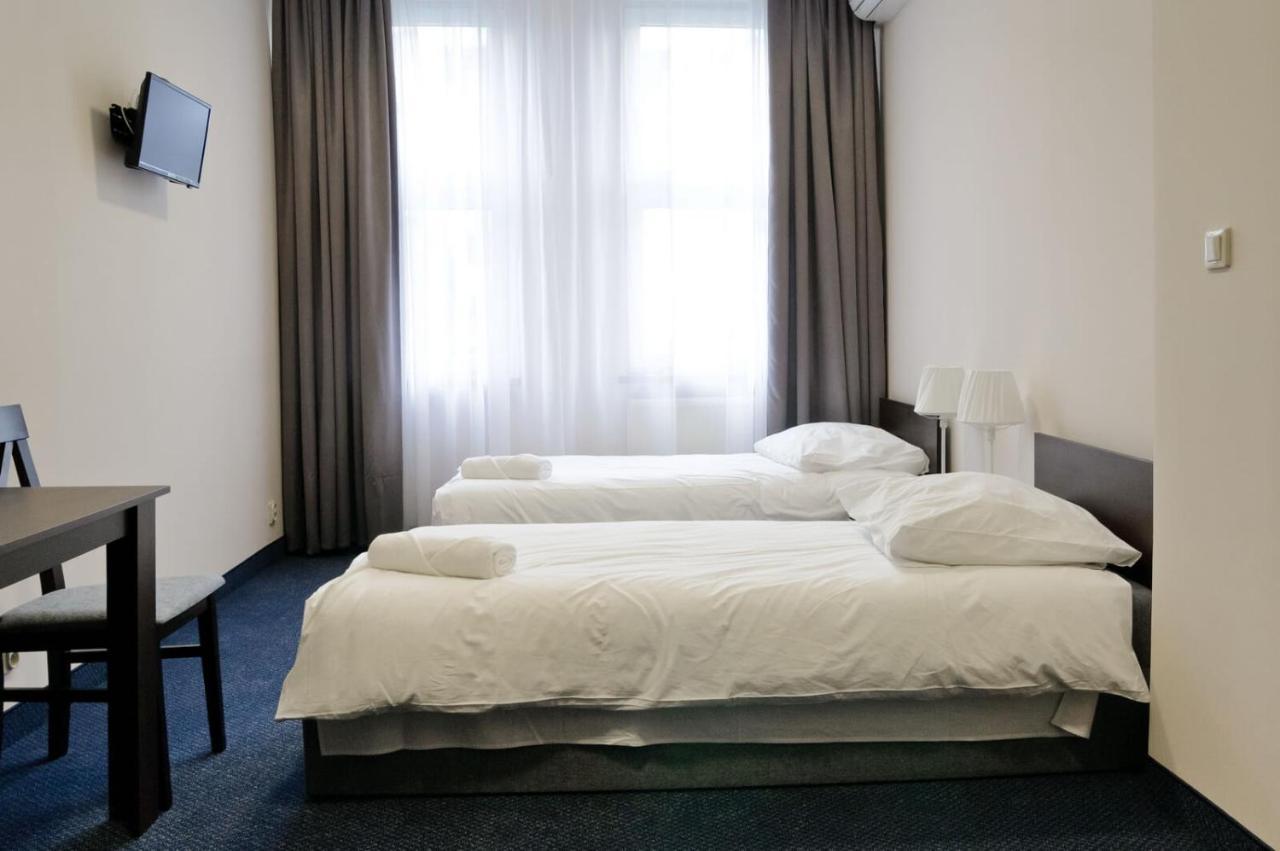 Baza Hotelowa Bobrowiecka 9 Warszawa Eksteriør billede